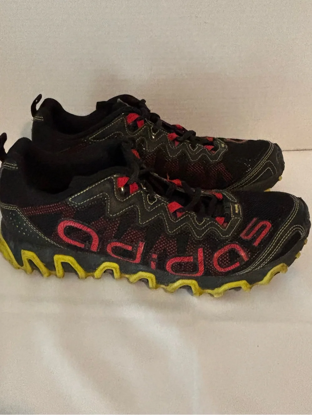 ADIDAS VIGOR TR 3  Men's Black, Red & Neon Yellow Trail Running Sneakers SZ 9.5